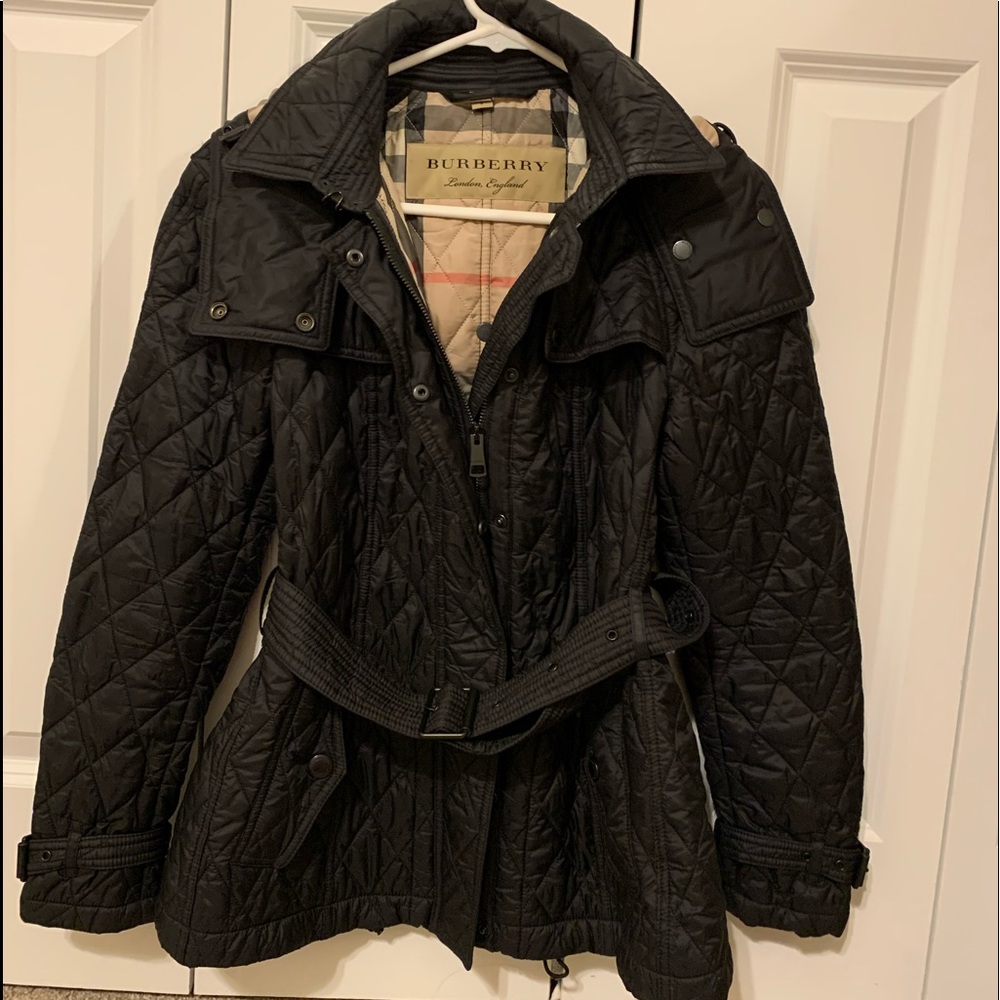Burberry short Finsbride quilted jacket - black